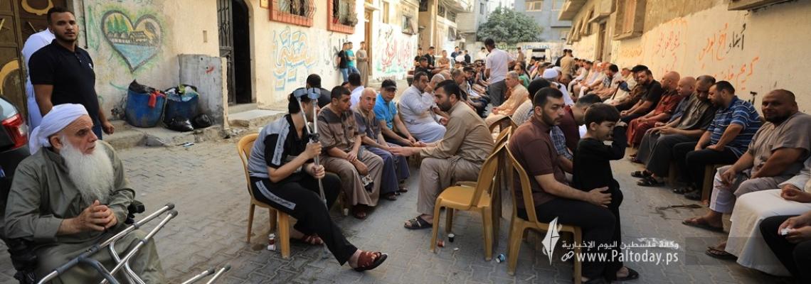 بالصور : الجهاد الاسلامي وسرايا القدس تنظمان زيارة لعوائل شهداء معركة ثأر الاحرار بمناسبة عيد الأضحي المبارك