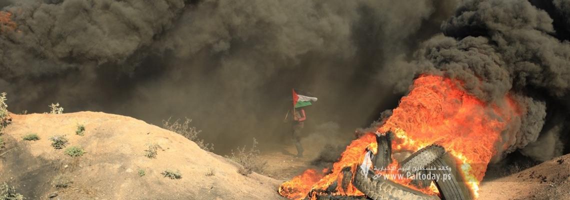 بالصور:  الشباب الثائر يشعل الإطارات المطاطية على حدود قطاع غزة نصرة لجنين ومقاومتها و احتجاجاً على العدوان الصهيوني المتواصل بحق أبناء شعبنا