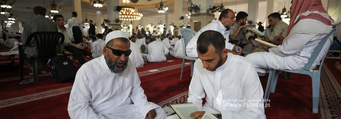 بالصور : 1471حافظ وحافظة يسردون القراءن الكريم كاملا في مساجد القطاع اليوم