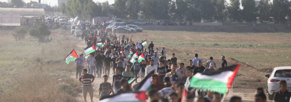 بالصور : جماهير حاشدة تشارك في فعالية إحياء ذكرى إحراق الأقصى الـ54 بمخيم ملكة شرقي مدينة غزة
