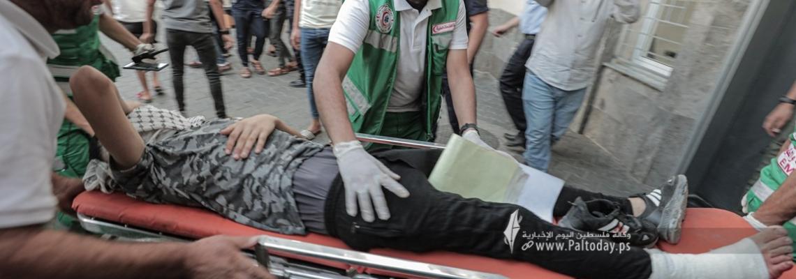 بالصور : إصابات تصل مجمع الشفاء الطبي جراء إطلاق نار على المتظاهرين شرق غزة