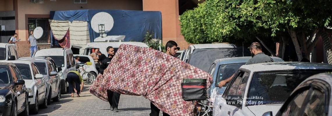 بالصور: فناء مستشفى ناصر بخان يونس.. ملاذ آلاف العائلات من جرائم الاحتلال