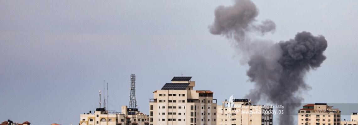 بالصور :تواصل الغارات الصهيونية على مدينة غزة