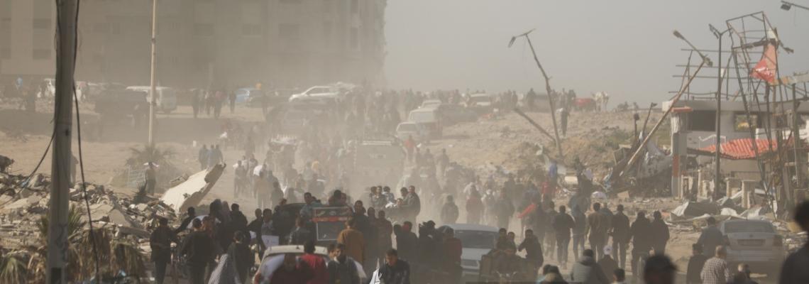 بالصور| جانب من دخول المساعدات الانسانية لشمال قطاع غزة عبر شارع الرشيد