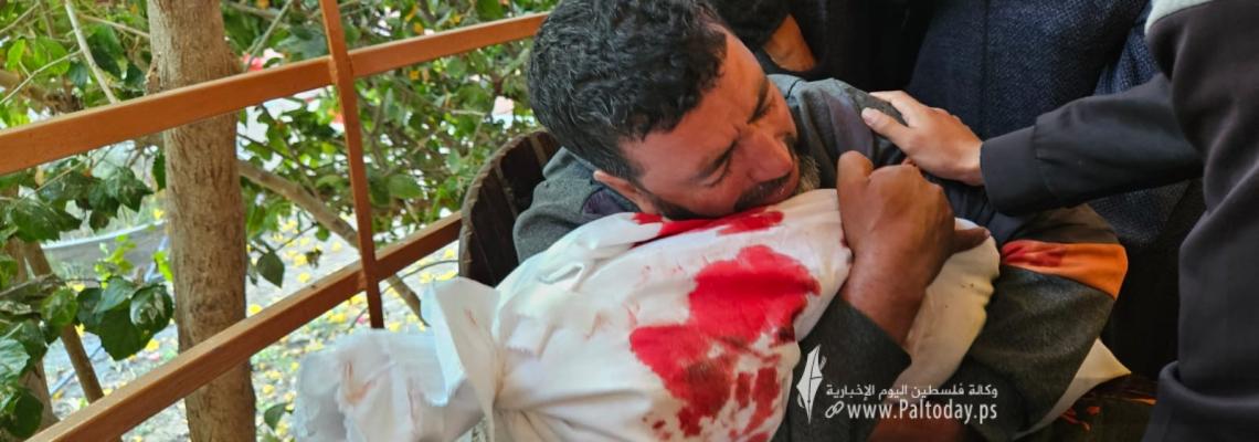 تشييع ٧ شهداء في مجمع ناصر بخان يونس جراء قصف استهدف منزلًا في مخيم خان يونس