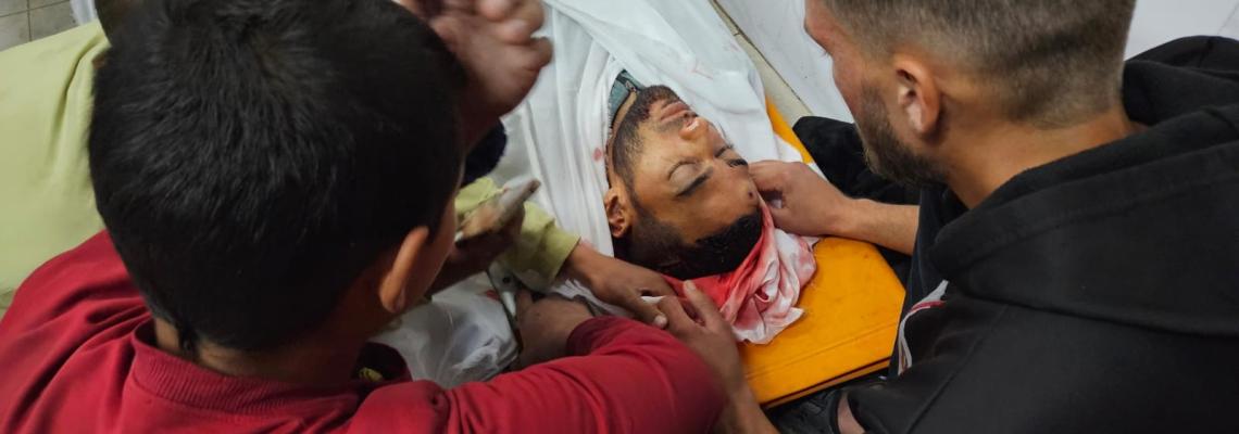 وداع الأهالي لذويهم الشهداء الذين ارتقوا خلال قصف اسرائيلي في مدينة خان يونس