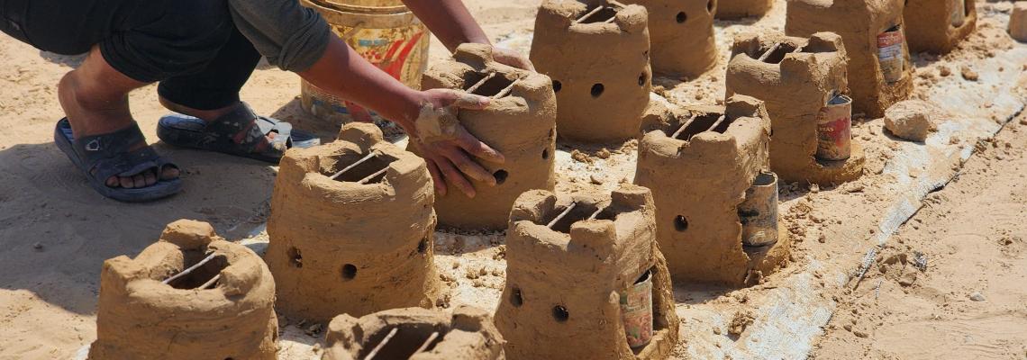 صناعة أفران الطين في ظل أزمة غاز الطهي بعد إغلاق المعابر