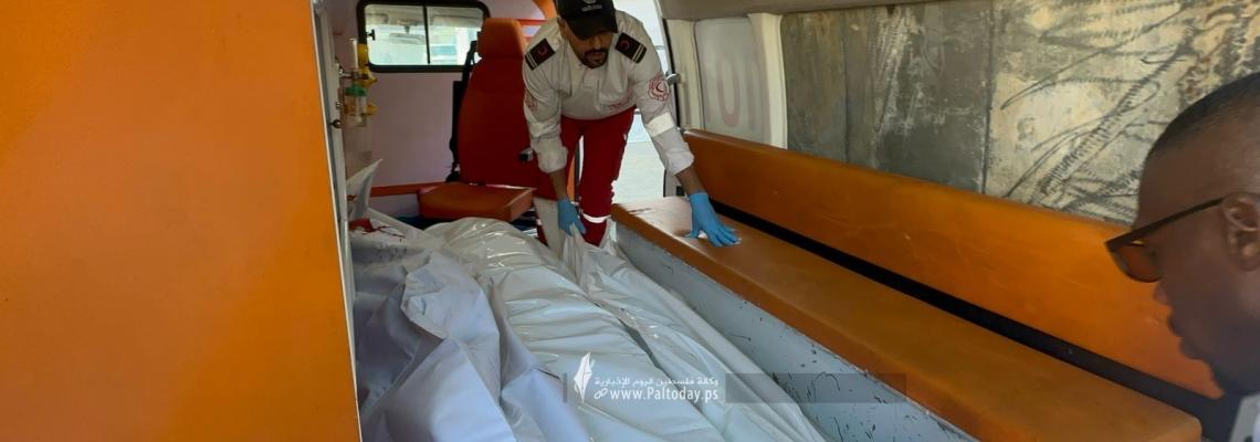 وصول 7 شهداء لمستشفى شهداء الأقصى جراء قصف الاحتلال سيارة بدير البلح