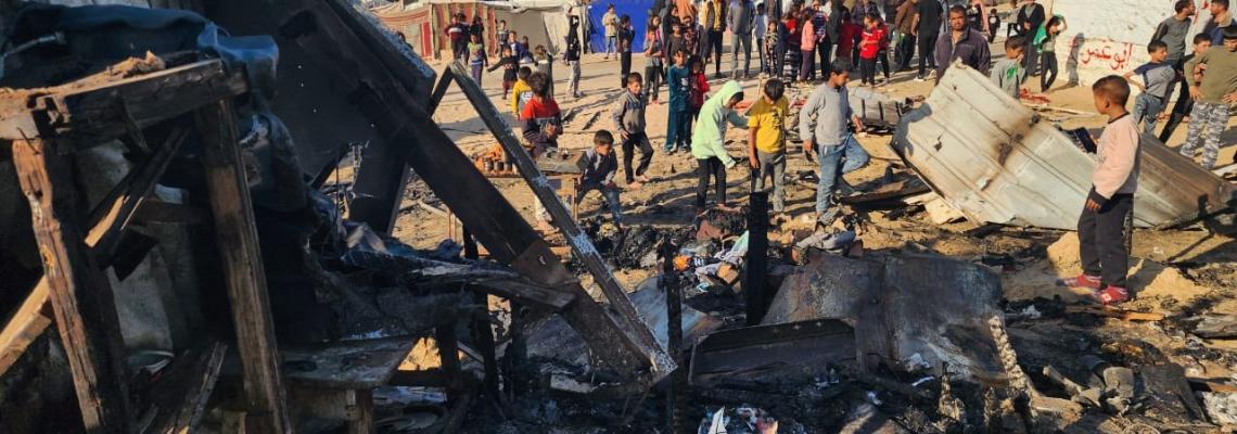 آثار قصف خيام النازحين غربي خانيونس