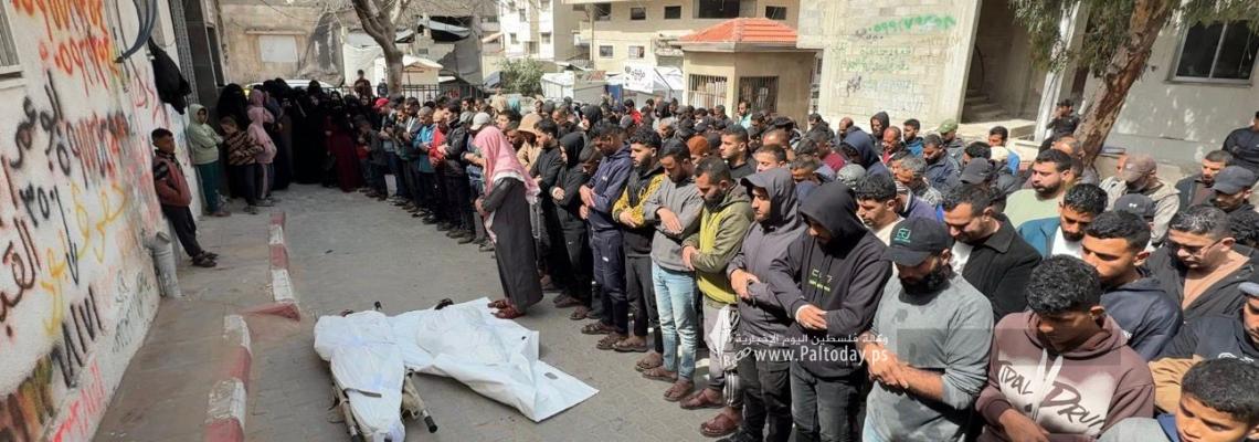 وداع 4 شهداء بمجمع الشفاء بعد غارات إسرائيلية شرق مدينة غزة