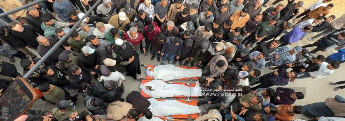 وداع شهداء مخيم الشاطئ بعد قصف إسرائيلي
