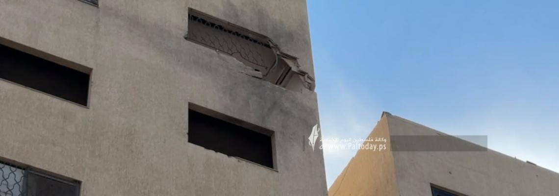 استهداف في مدينة غزة لسطح منزل محيط مطعم بالميرا في حي الرمال الشمالي