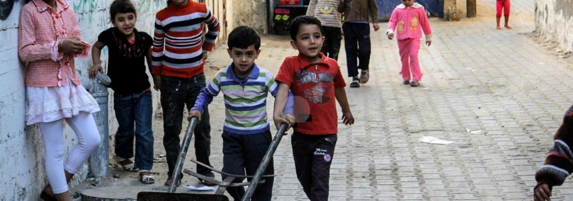 اطفال المخيمات الفلسطينيةبغزة والحياة اليومية