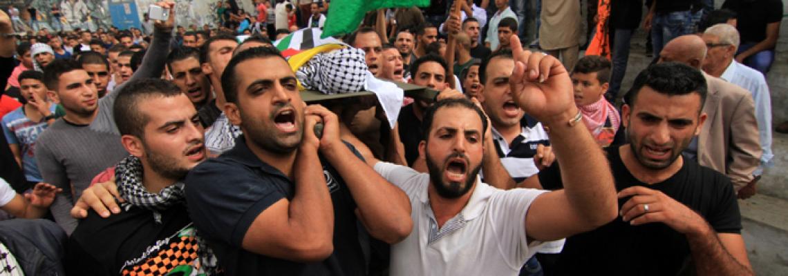 بالصور:تشييع جثمان الشهيد الطفل عبد الرحمن عبيد الله (13 عاما) إلى مثواه الأخير في مقبرة مخيم عايدة للاجئين شمال بيت لحم