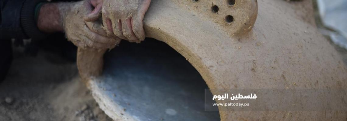 صناعة "أفران الطين".. تراث قديم يلقى رواجا في غزة