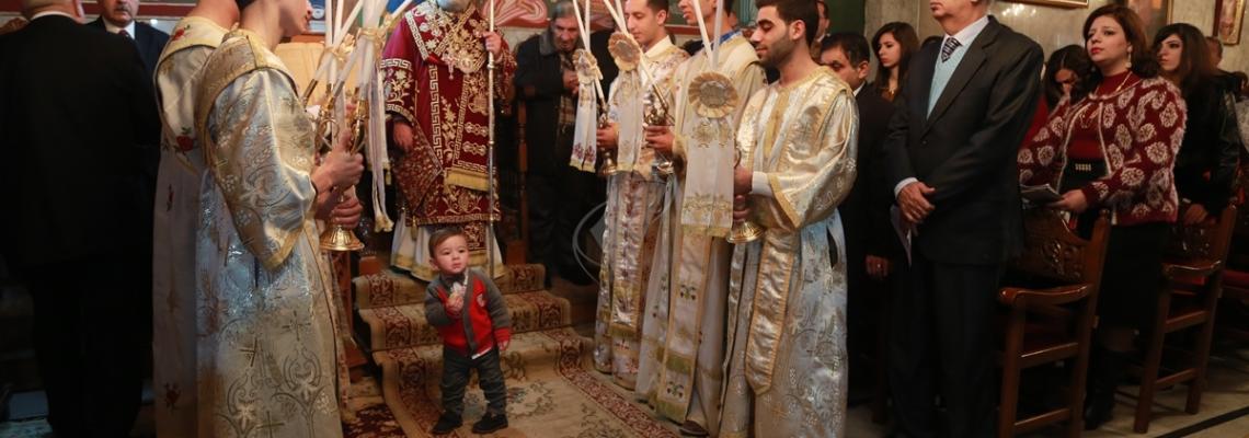 بالصور:احتفال الطائفة الشرقية المسيحية في كنيسة القديس برفيريوس بغزة