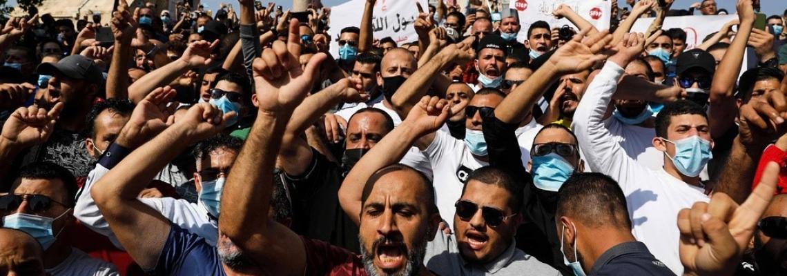 مسيرات حاشدة وغضب في المسجد الاقصى نصرة للنبي محمد وخطيب الأقصى يعلن البراءة من المطبعين 