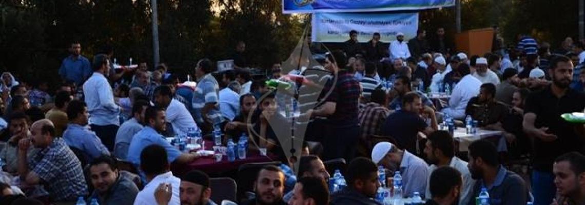 بالصور:سرايا القدس تنظم إفطاراً جماعياً لعوائل الشهداء وأصحاب البيوت المدمرة