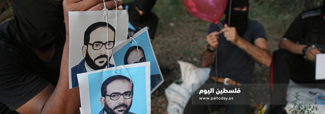 وحدة برق تطلق بالونات حارقة تحمل صورة الدكتور فتحي الشقاقي اتجاه مستوطنات غلاف غزة