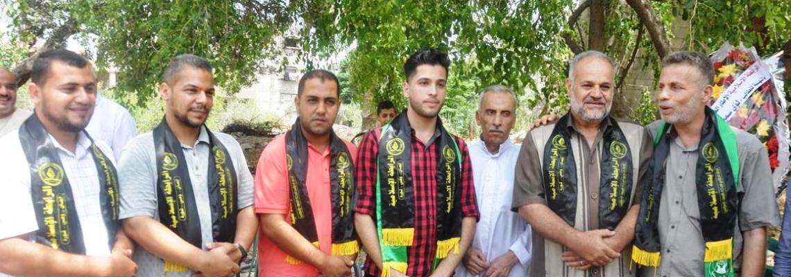 بالصور:الرابطة الاسلامية تشارك الطلبة المتفوقين فرحتهم في قطاع غزة