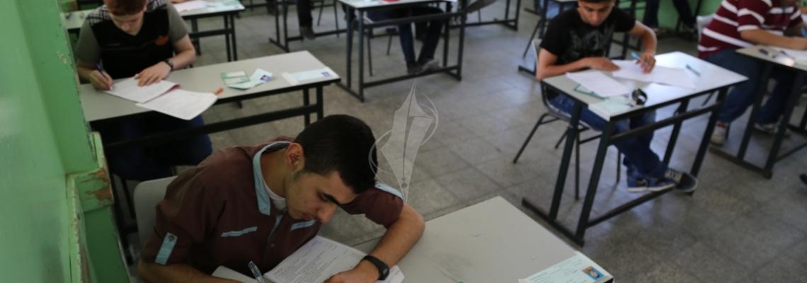 بالصور:كاميرا فلسطين اليوم ترافق طلاب الثانوية العامة بغزة في يومهم الأول