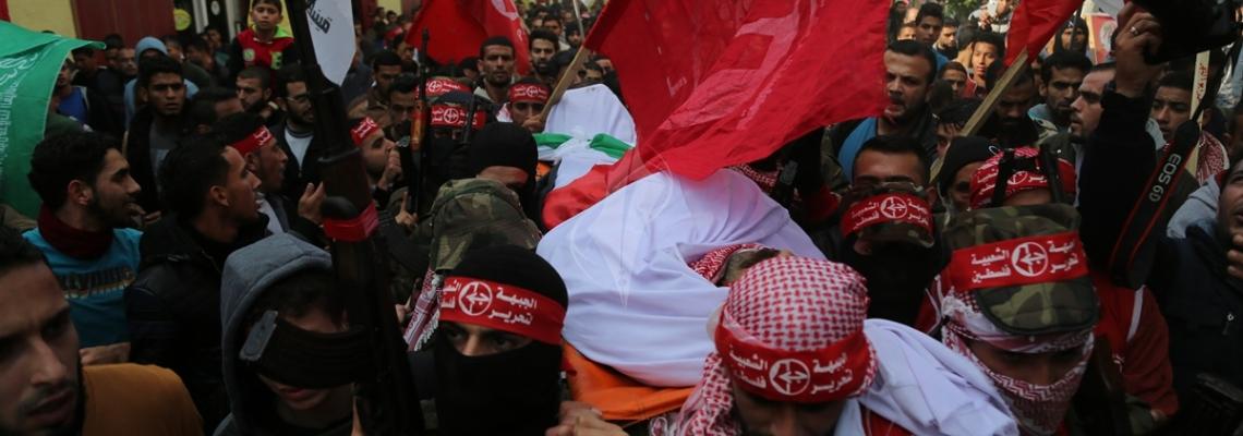 بالصور: جماهير دير البلح تشييع  جثمان الشهيد سامى ماضي