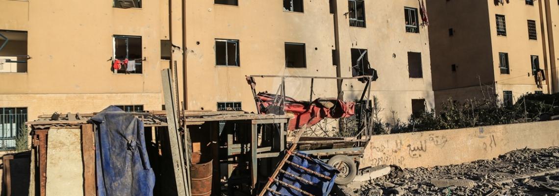 بالصور:عدسة فلسطين اليوم الإخبارية ترصد آثار القصف الإسرائيلي على منازل المواطنين في منطقة الشيخ زايد شمال قطاع غزة