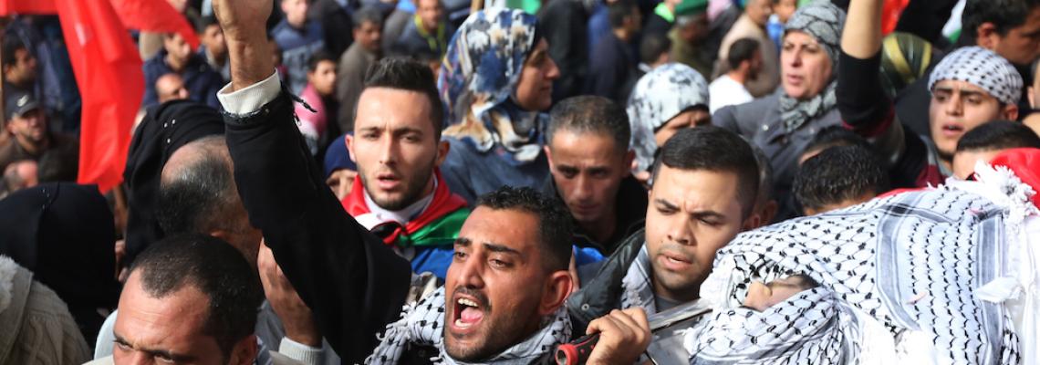 بالصور: تشييع جثمان الشهيد إبراهيم داوود  في قرية دير غسانة شمال غربي رام الله "تصوير: محمد فراج"