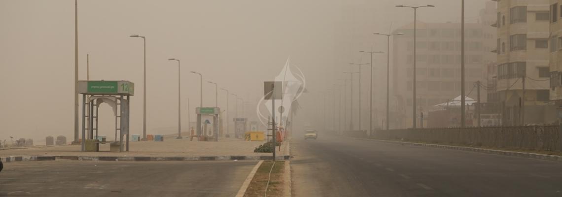بالصور: العاصفة الرملية التى تضرب قطاع غزة