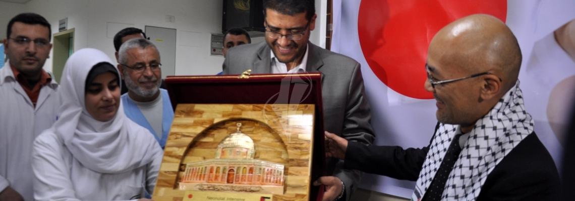 السفير اليابانى يزور قسم الحضانة في مجمع الشفاء الطبي
