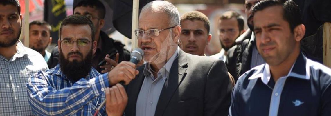 بالصور : الرابطة تنظم سلسة بشرية أمام جامعة الأزهر تضامناً مع الأسرى