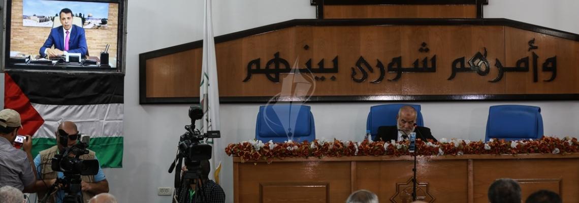 بالصور:دحلان في تشريعي غزة لأول مرة منذ 10 أعوام  عبر الفيديو كونفرس