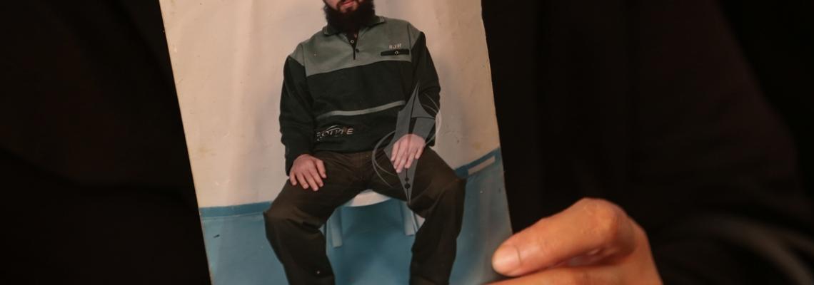 بالصور:اعتصام اهالى الاسرى امام مقر الصليب الاحمر بمدينة غزة