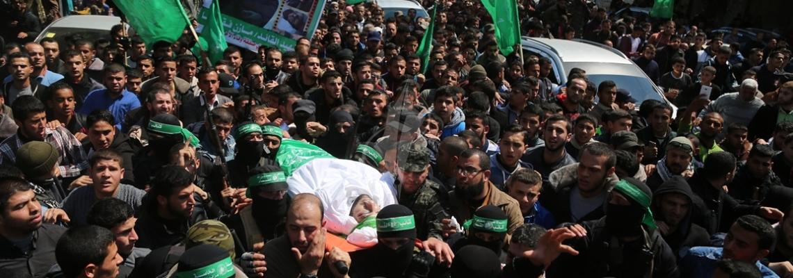 بالصور:انطلاق موكب جنائزي مهيب للشهيد مازن فقهاء الذي اغتالته أيدي عملاء إسرائيل بغزة