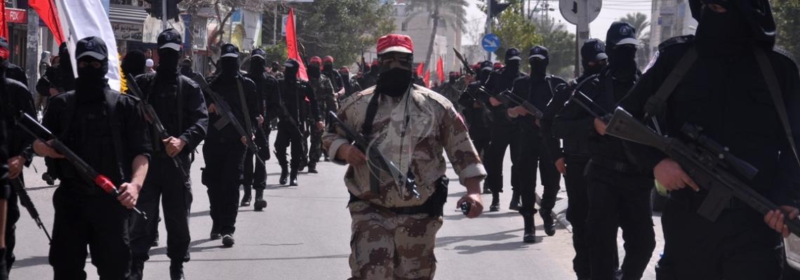 "الديموقراطية" تنظم عرضا عسكريا في ذكرى تأسيسها