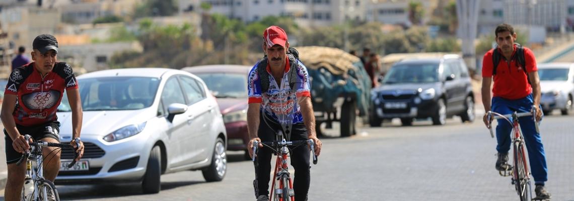 بالصور :بطولة فلسطين للترايثلون بمدينة غزة