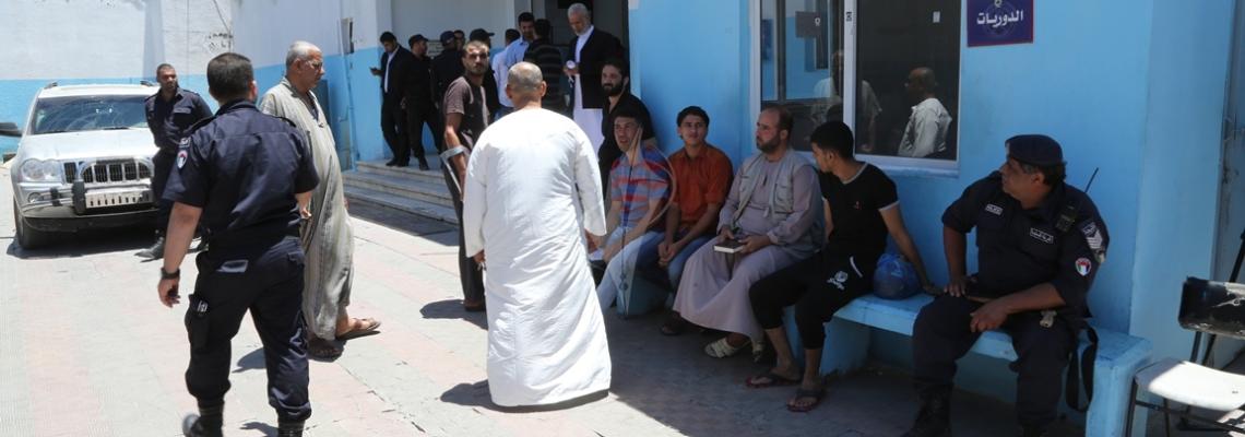 بالصور:الداخلية تفرج عن 350 شجيناً بغزة ضمن مشروع "فكاك الغارمين" بالتعاون مع وزارة الأوقاف