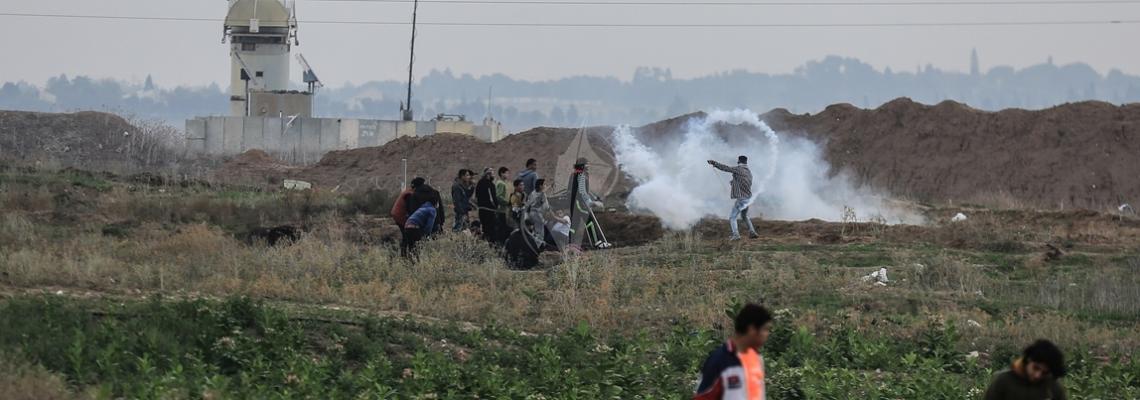 مواجهات بين الشبان الفلسطينيين وجيش الاحتلال على الحدود الشرقية لمخيم جباليا شمال القطاع