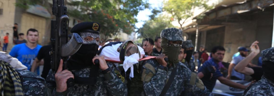 بالصور:جماهير غفيرة تُشيع جثمان الشهيد القائد في سراياالقدس بلواء غزة  "رائد الحرازين "إلى مثواه الأخير