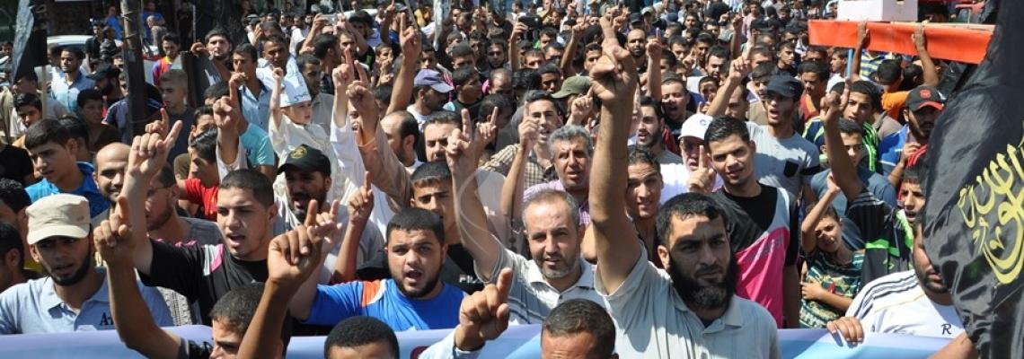 بالصور:الجهاد برفح تنظم مسيرة غضب نصرة للمسجد الاقصى
