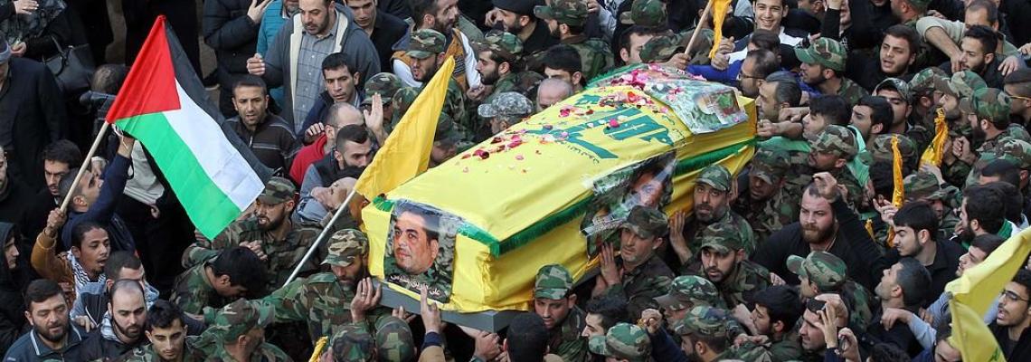 بالصور:آلاف اللبنانيين والفلسطينيين يشيعون الشهيد القنطار في بيروت