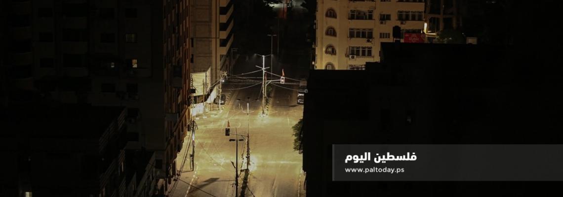 سكون ليل غزة بعد سلسلة غارات إسرائيلية وفرض حظر التجوال بسبب تفشي فيروس كورونا
