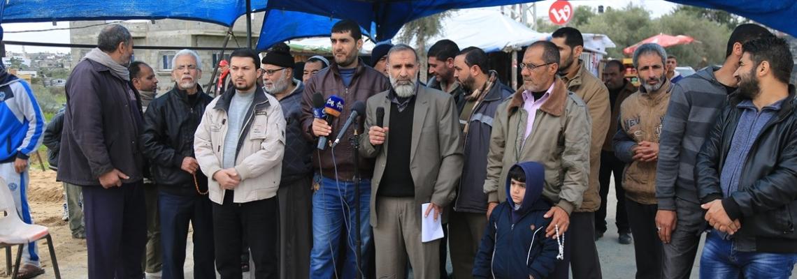 نقابة العمال تنظم مؤتمراً صحيفاً امام حاجز بيت حانون رفضاً لحصار غزة