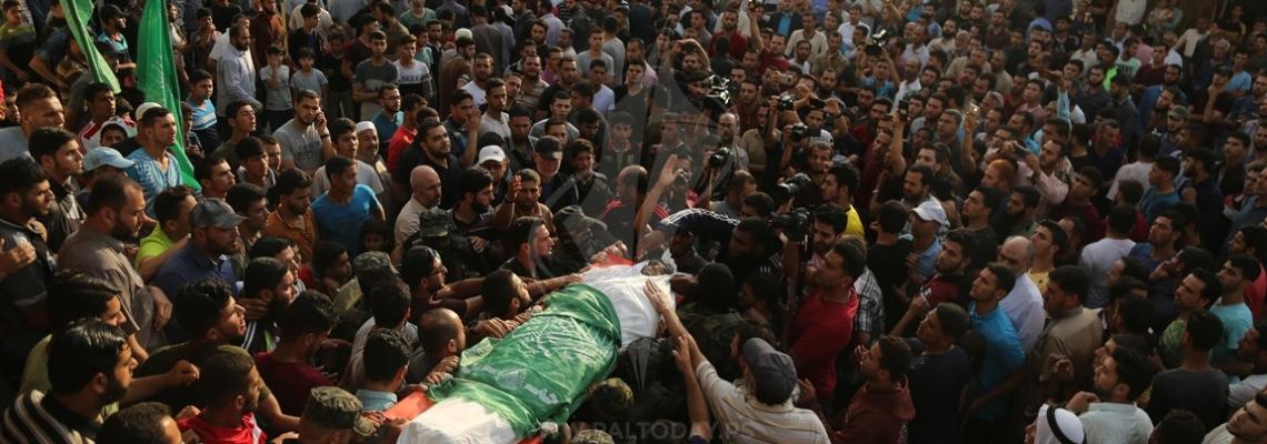 جماهير غفيرة تشيع جثمان الشهيد محمد الرضيع الذي استشهد في قصف إسرائيلي شمال القطاع