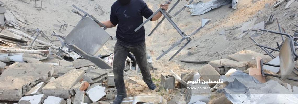 آثار القصف الصهيوني الذي استهدف مواقع سرايا القدس في قطاع غزة