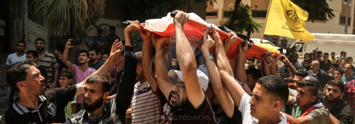 تشييع جثمان الشهيد الطفل محمود الغرابلي متأثراً بجراحه شرق غزة في يوم النكبة