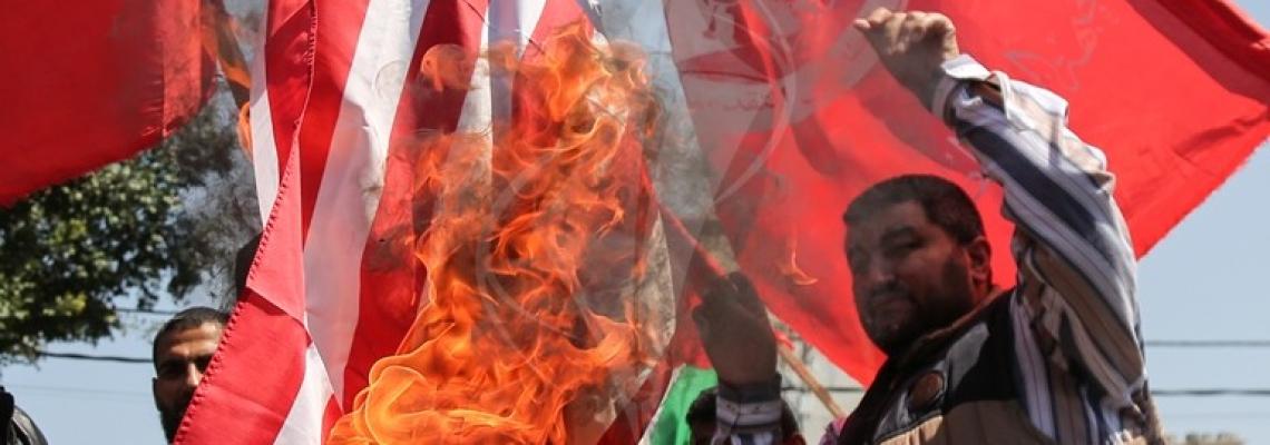 فصائل المقاومة تنظم وقفة إحتجاجية في غزة تنديدا بالعدوان الثلاثي على سوريا