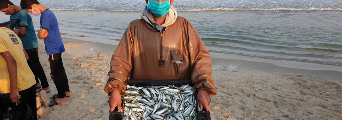 الصيادون في بحر غزة لقمة من فم الموت في زمن كورونا والحصار الإسرائيلي