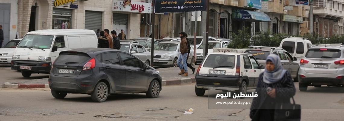 من قلب غزة تحية للشهيد القائد قاسم سليماني.. لوحة كبيرة تضم صورة تجمع الشهيدين قاسم سليماني وبهاء أبو العطا