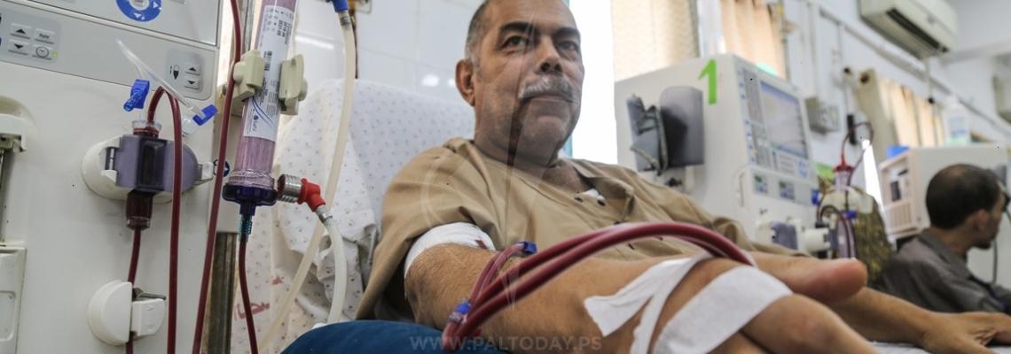 مرضى يخضعون لغسيل الكلى في مجمع الشفاء الطبي